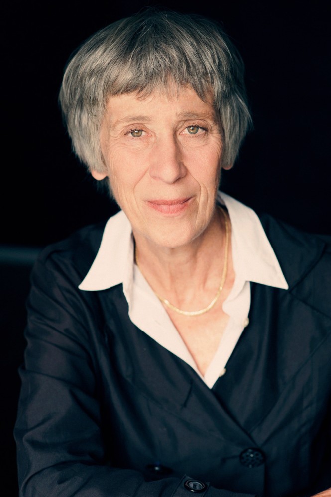 image : /upload/Année 2026/F2026_Lamarche_Caroline_Portrait.jpeg